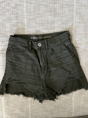 American Eagle High Rise Mom Short
